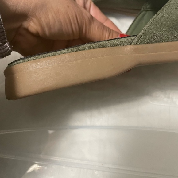 Beach by Matisse slip on loafers. Pretty mossy green color. New without tags. - Picture 9 of 12
